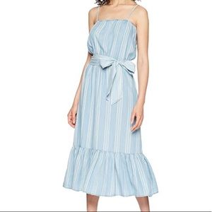NWT Bb Dakota Tailyn Chambray Dress